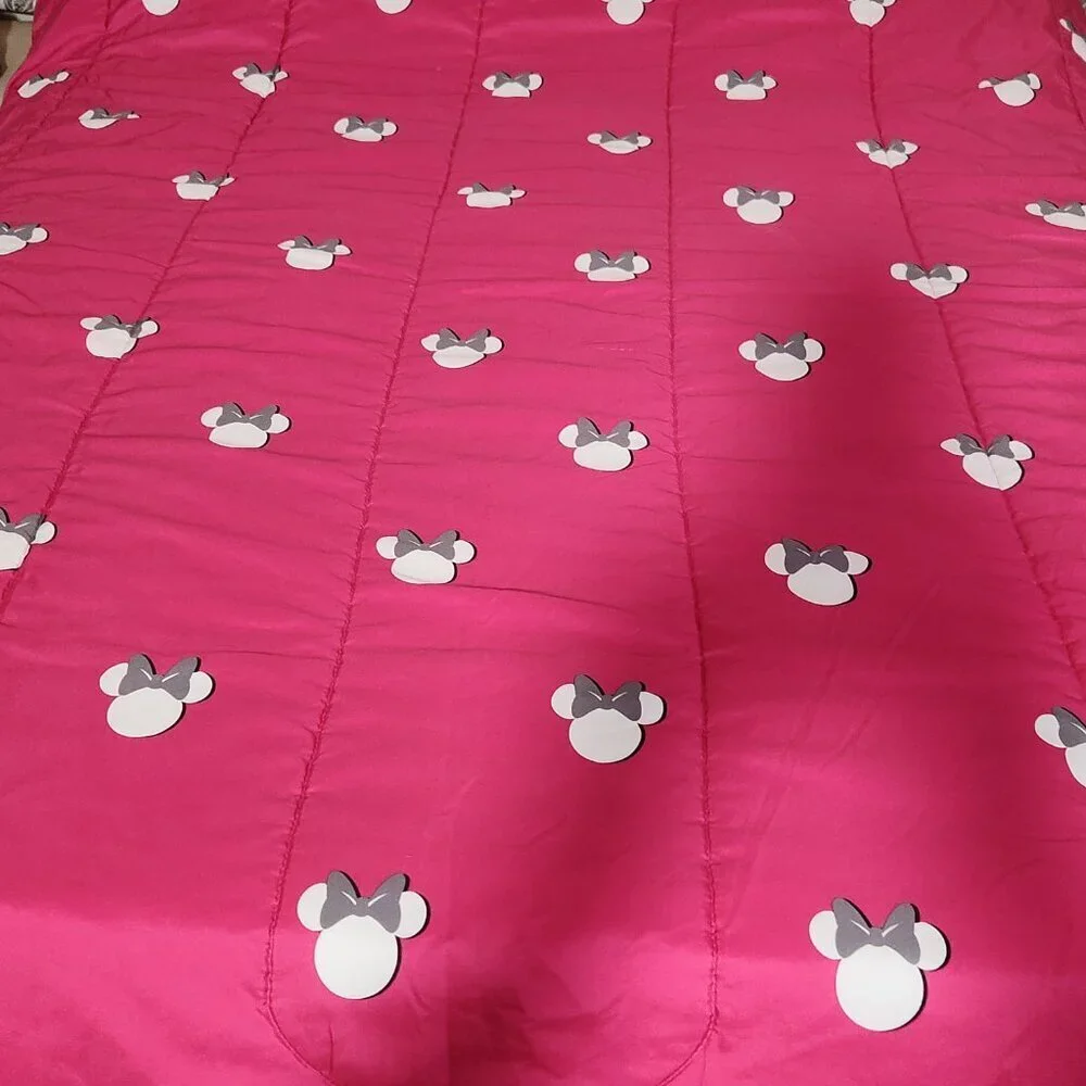 Disney Beloved Minnie Mouse Girls Twin Gray White Reversible Bedding Comforter